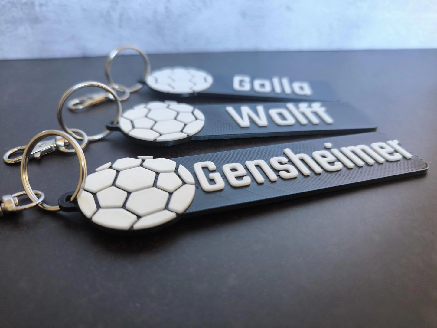Personalisierter Handball Taschenanhänger – Schlüsselanhänger mit Name – Perfektes Geschenk für Handballfans & Sporttaschen Zubehör