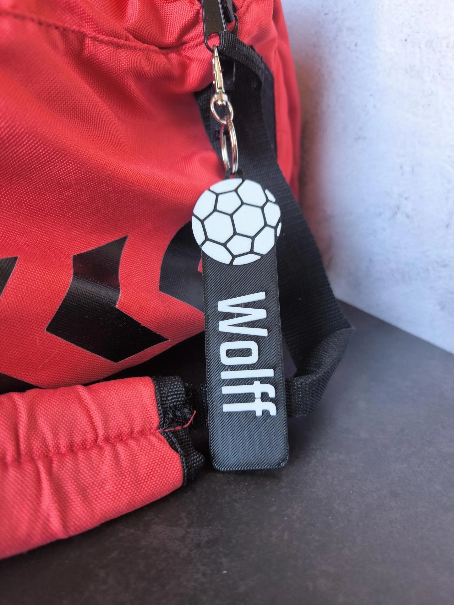 Personalisierter Handball Taschenanhänger – Schlüsselanhänger mit Name – Perfektes Geschenk für Handballfans & Sporttaschen Zubehör