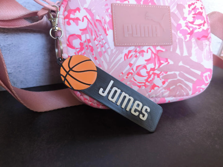 Personalisierter Basketball Taschenanhänger – Schlüsselanhänger mit Name – Perfektes Geschenk für Basketballfans & Sporttaschen Zubehör