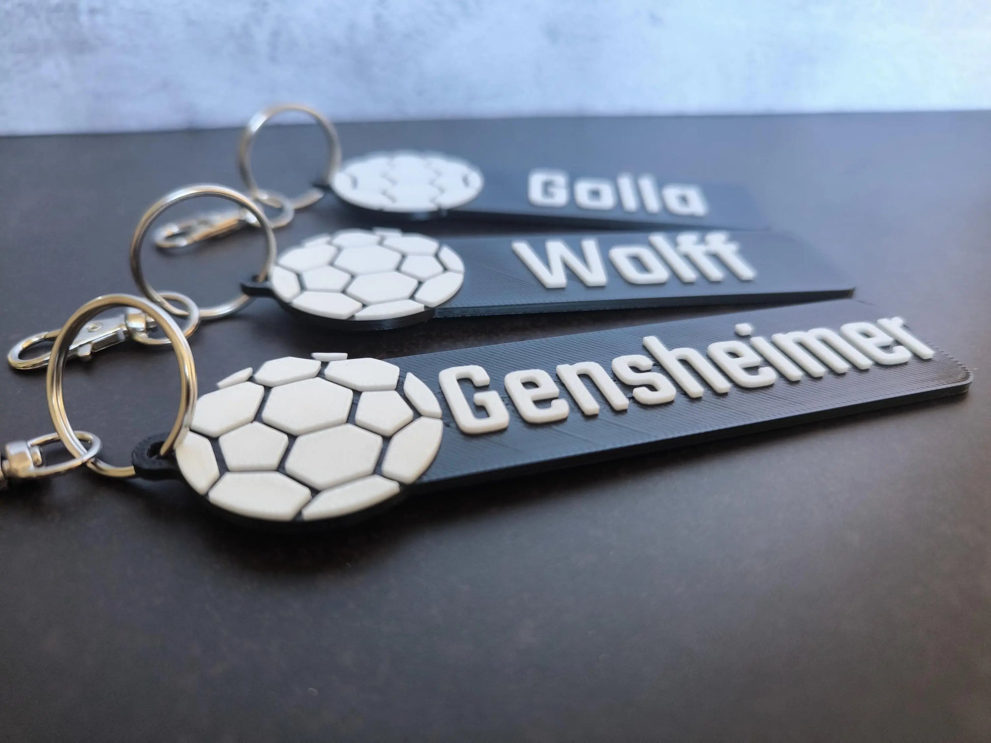 Personalisierter Handball Taschenanhänger – Schlüsselanhänger mit Name – Perfektes Geschenk für Handballfans & Sporttaschen Zubehör